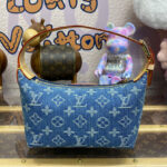 Louis Vuitton Hills Pochette M82949 Blue